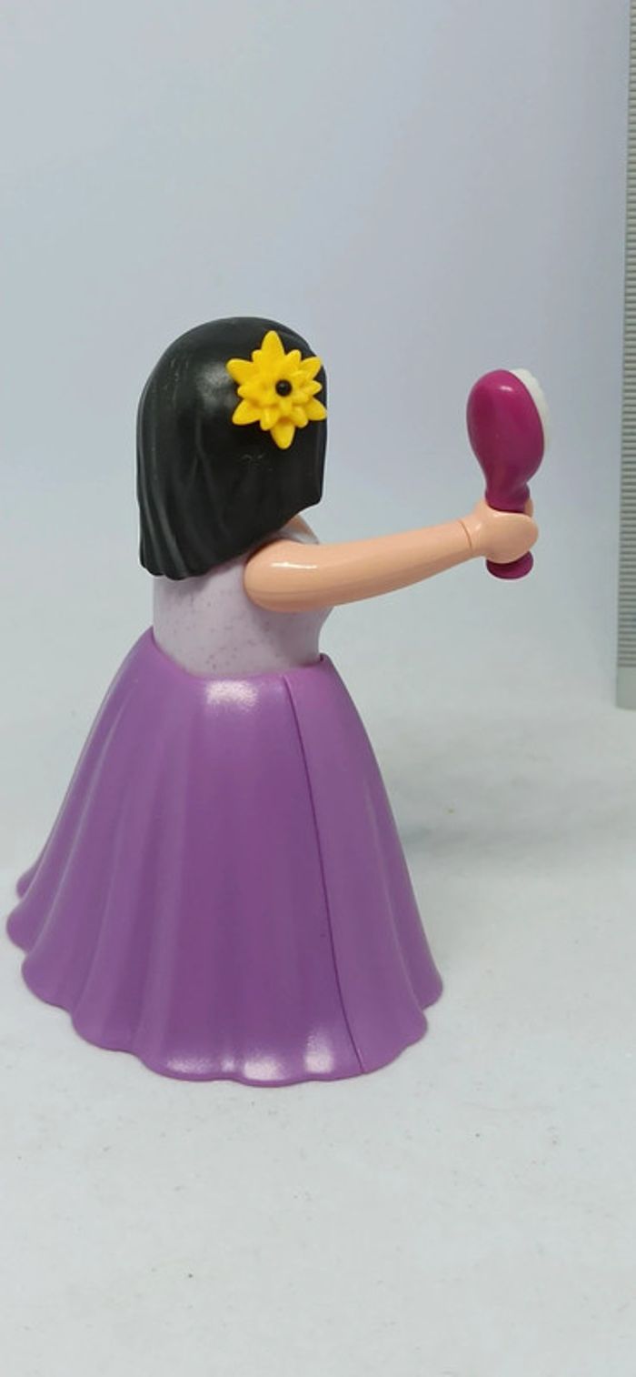Femme princesse avec jupe violette et fleur dans les cheveux playmobil - photo numéro 3