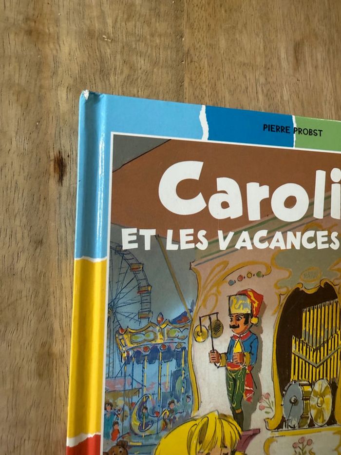 Moyen - Caroline et les vacances de Titus bords damiers couleurs livre bd album Pierre Probst - photo numéro 2