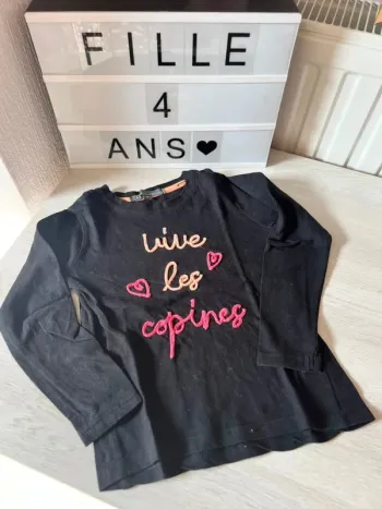T shirt longues manches noir 4 ans