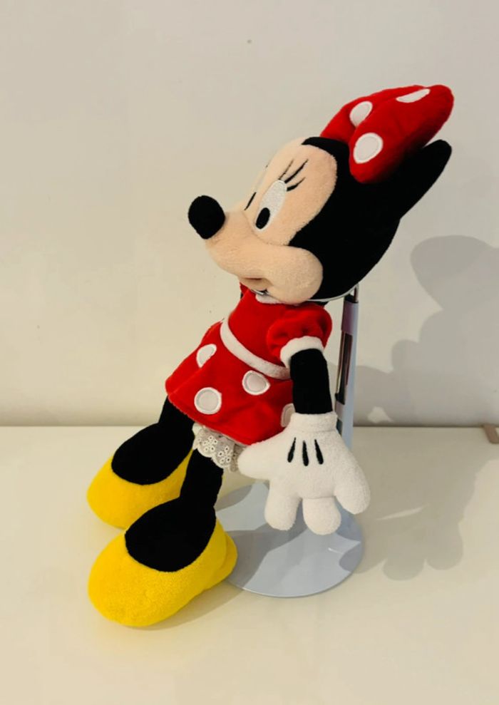 Disneyland Paris peluche 32 cm Minnie Mouse XL Disney Store Mickey Daisy Donald Dingo Aurore Frozen Elsa Anna Animator’s Collection Merida Ariel Raiponce Jasmine Belle Tiana Clochette Vaiana lot SOP77 - photo numéro 3