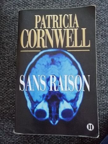 Thriller de Patricia Cornwell Sans raison en bon état