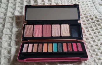 Lot 2 palettes