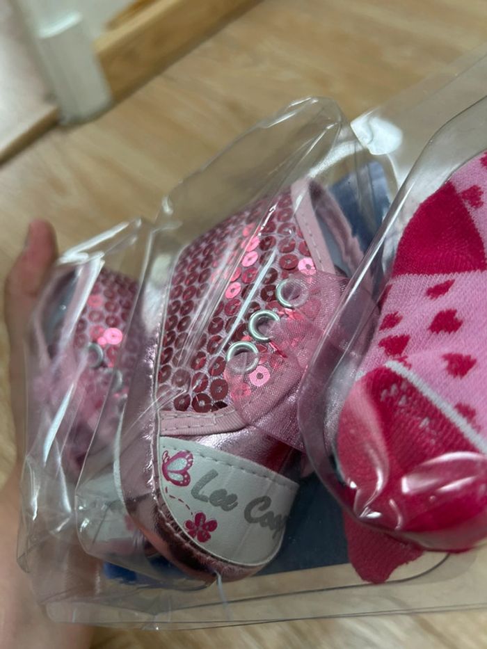 Coffret chaussons rose et chaussettes pour bébé nouveau né lee Cooper neuf - rose - photo numéro 3