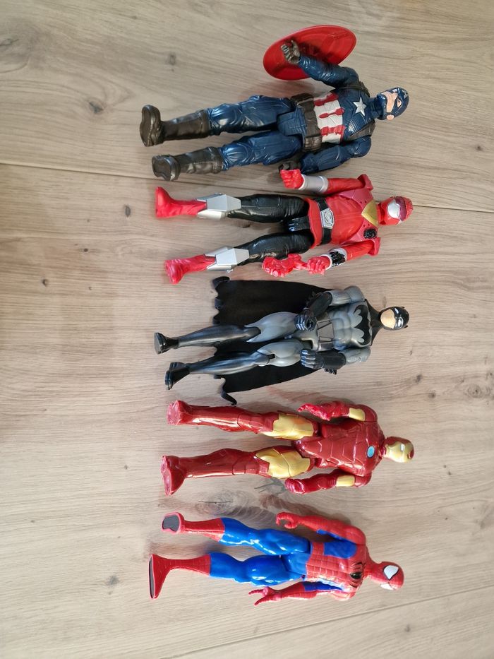 Lot de 5 figurines 30 cm
