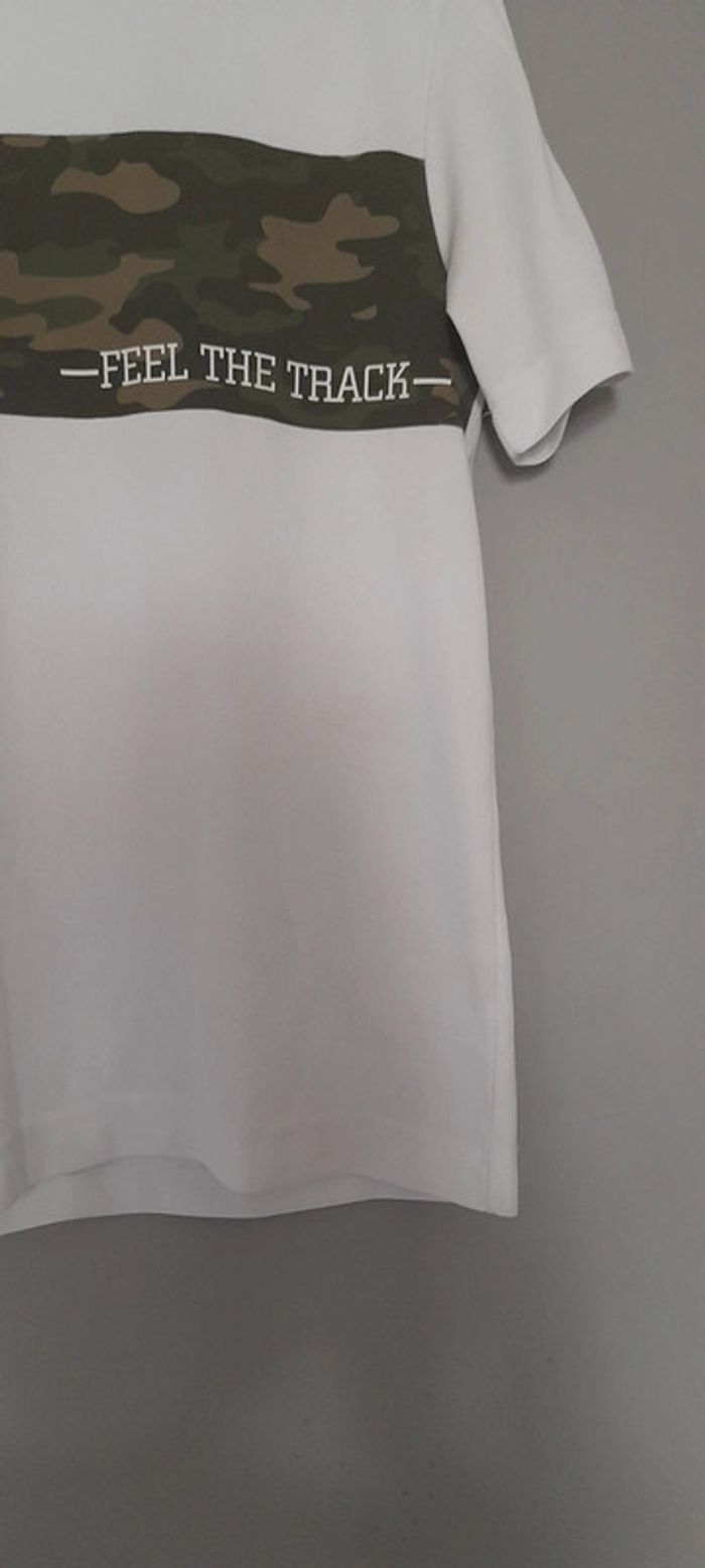 T-shirt blanc et militaire - photo numéro 4