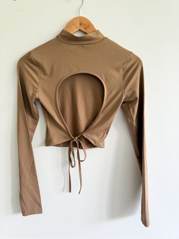 Blouse manches longues marron clair dos ouvert avec lacet outfitbook taille 34 XS