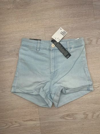 Short en jean, taille haute H&M super stretch taille 36 neuf