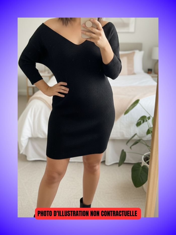 Robe Pull Jennyfer Noire – Décolleté V – Manches 3/4 – Très Bon État - photo numéro 3