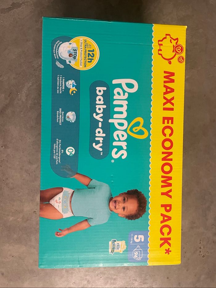 Couches Pampers taille 6