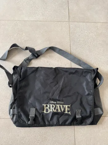 Sacoche bandoulière Disney Pixar Brave, bon état, 42*30cm