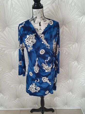 Jolie robe taille unique agréable à porter