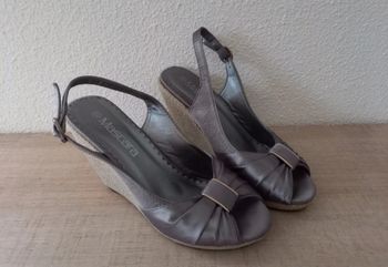 Sandales Vintage talons compensés p37