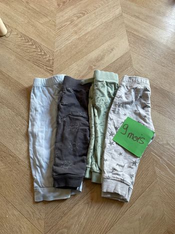 Lot 4 Pantalons bébé taille 9 mois