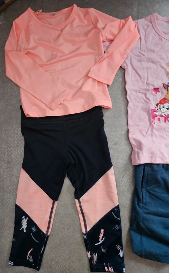 Lot vêtements fille 3.4 ans - photo numéro 2