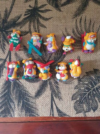 Lot de 10 figurines kinder lapin