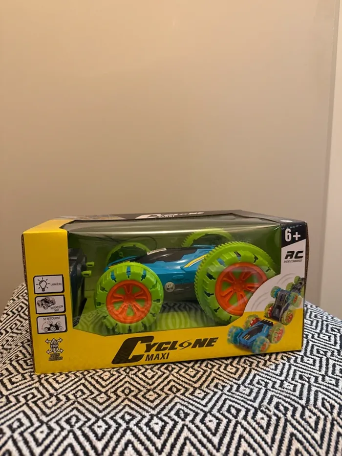 WDK - Véhicule Radiocommandée Cyclone Maxi 21CM -6 ans et +