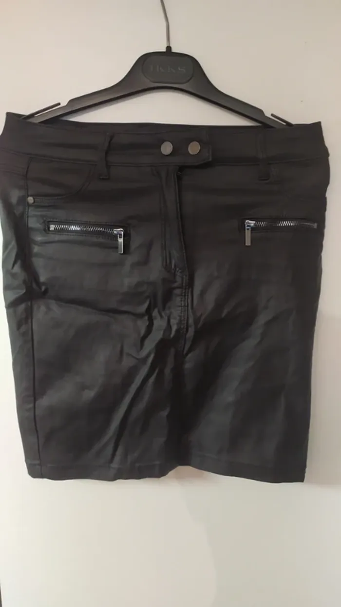 Jupe noir simili cuir
