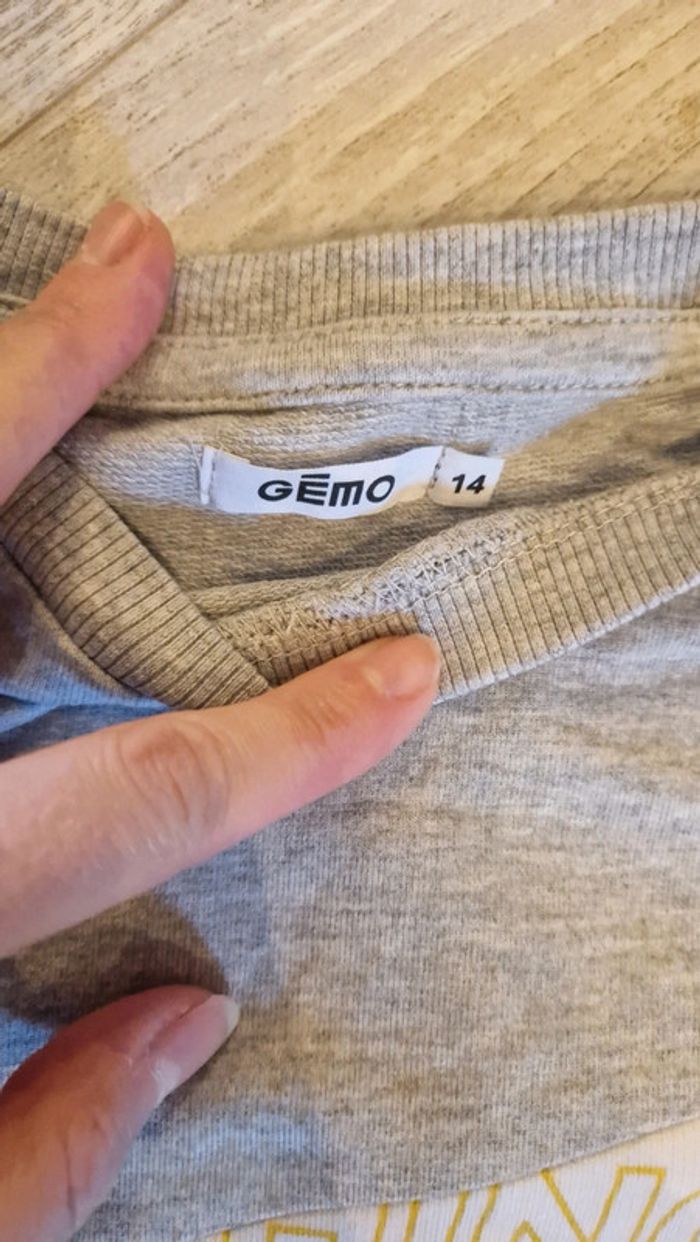 Sweat style rapiecé gris noir blanc et jaune Gémo 🤖 14 ans - photo numéro 3