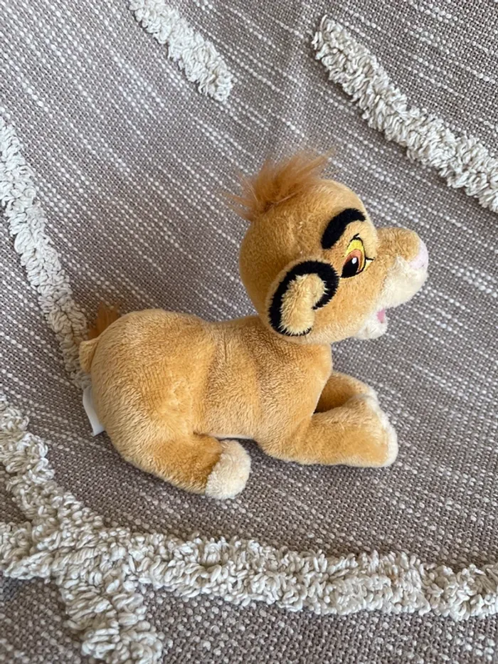 Peluche doudou 18cm Disney simba lion lionceau jaune très bon état - photo numéro 3