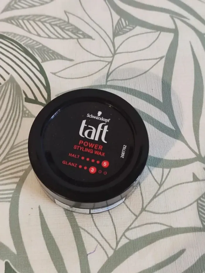 Schwarzkopf taft power styling max 75ml valeur 8€ à utiliser 12 mois après ouverture