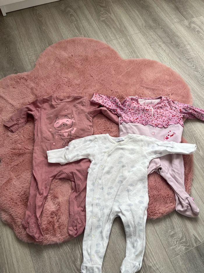 Lot 3 pyjama 1 pièce avec pied bébé fille 3 mois - photo numéro 2