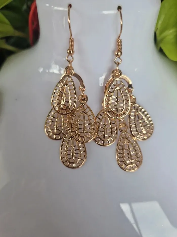 Boucles d'oreilles fantaisies dorées ovales