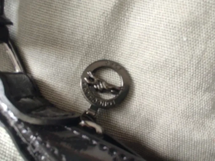 Sac à main en cuir noir verni Longchamps état neuf - photo numéro 5