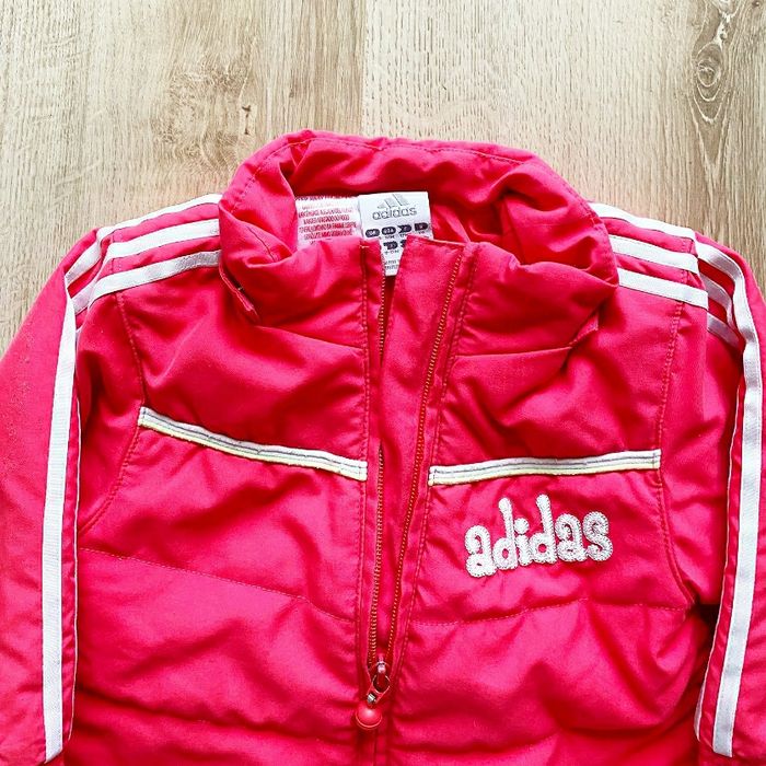 Adidas Blouson Puffer Jacket Rose Pink Exclusive Collection logo brodé en très bon état (Taille 12 Mois Fille) - photo numéro 4