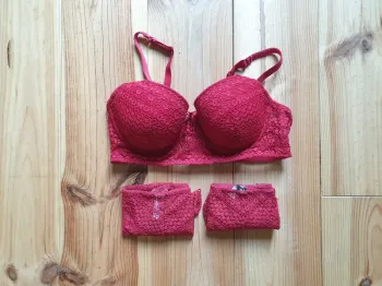 Soutien-gorge dentelle Etam 95C bordeaux
