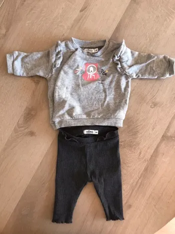 Ensemble pull et legging 3 mois