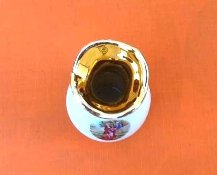 Petit vase balustre Porcelaine blanche / Décor scène galante Limoges France - photo numéro 5