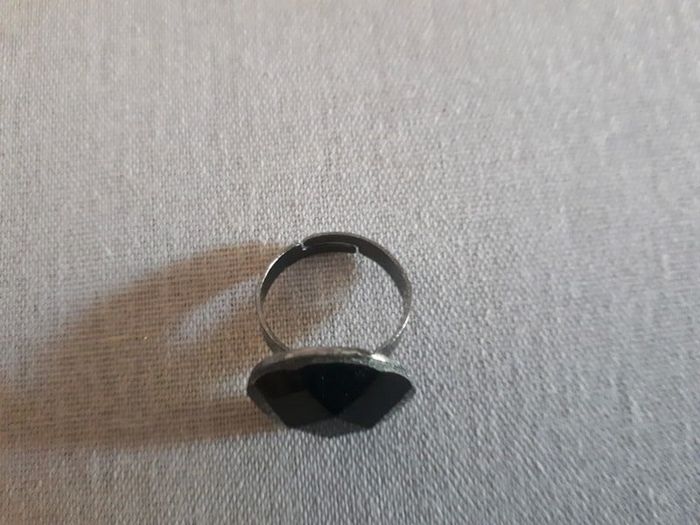 Bague ronde noir - photo numéro 4