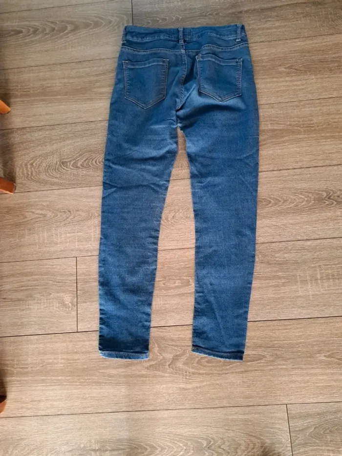 Jean fin taille 38 - photo numéro 3