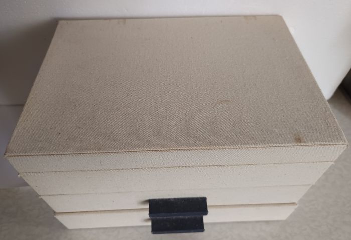 Grande boite à bijoux avec un Grand Miroir et 2 compartiments à tiroirs et 1 compartiment principal. - photo numéro 9