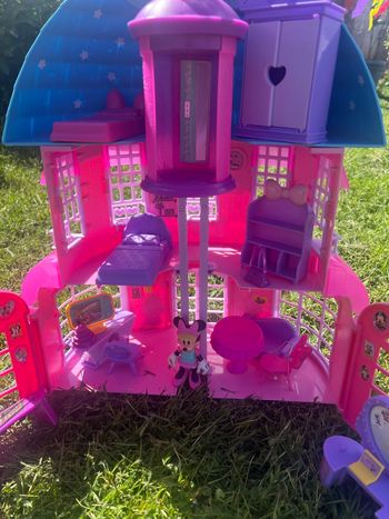 Maison de poupée Minnie Disney 