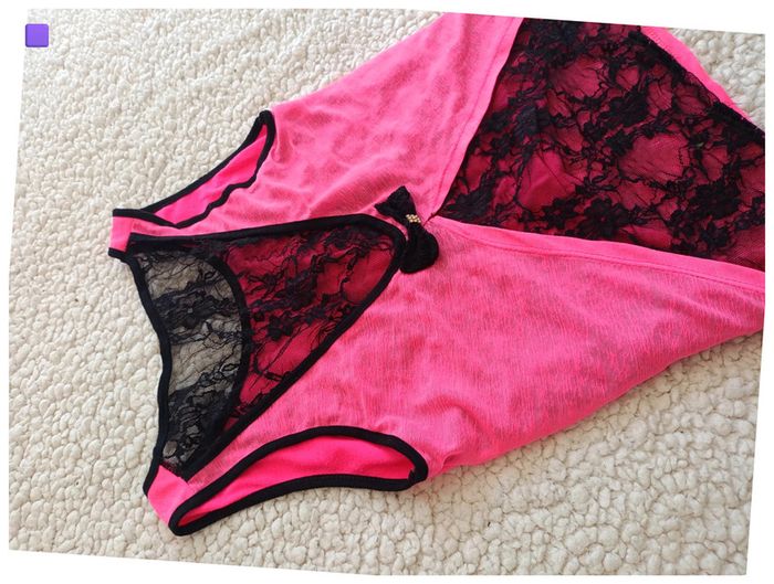 Top rose fluo et noir avec nœud en tulle vintage sexy - photo numéro 2