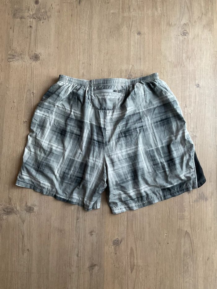 Short léger de sport à carreaux gris pour homme Nike Running taille XL 453 - photo numéro 2