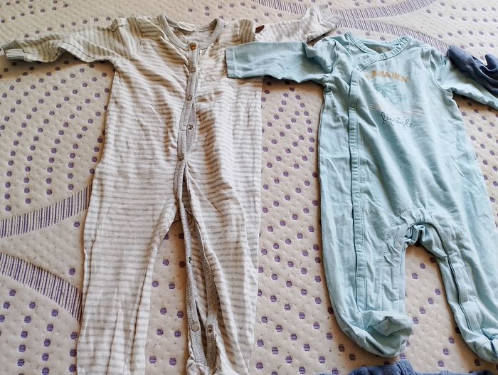 Lot de 10 pyjamas bb 6 mois - photo numéro 4