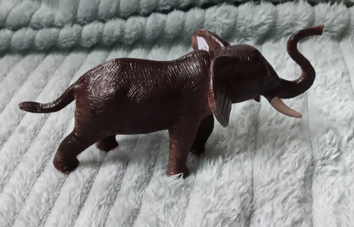 Figurine éléphant 15cm - photo numéro 2