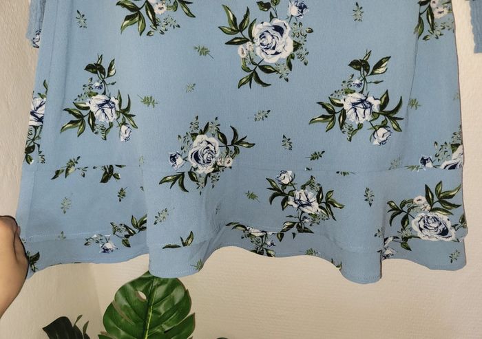Robe bleue ciel fleurie - photo numéro 3