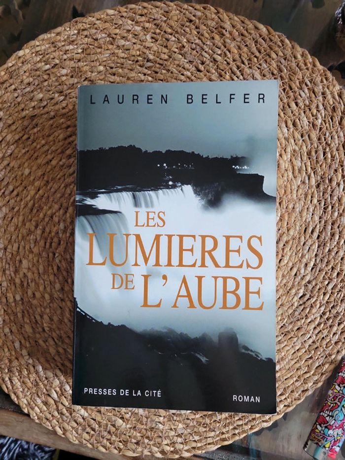 Les lumieres de l' Aube. Laureen Belfer - photo numéro 3