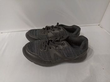 Basket noire et grise taille 33