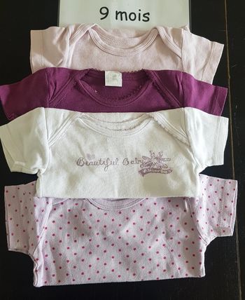 Lot 4 bodys manches courtes