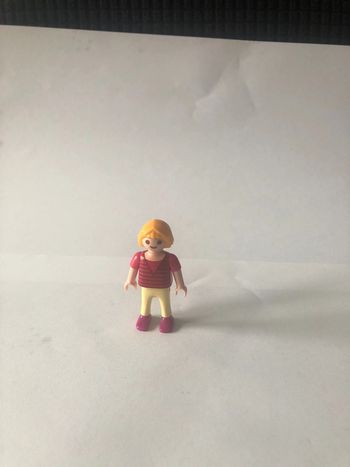 Figurine playmobil enfant