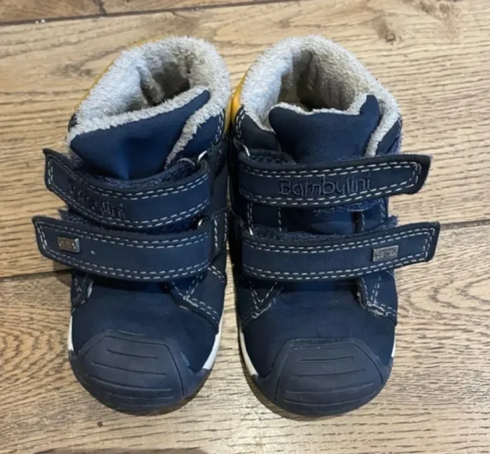 Chaussures chaudes et montantes taille 23 bambulini très bon état