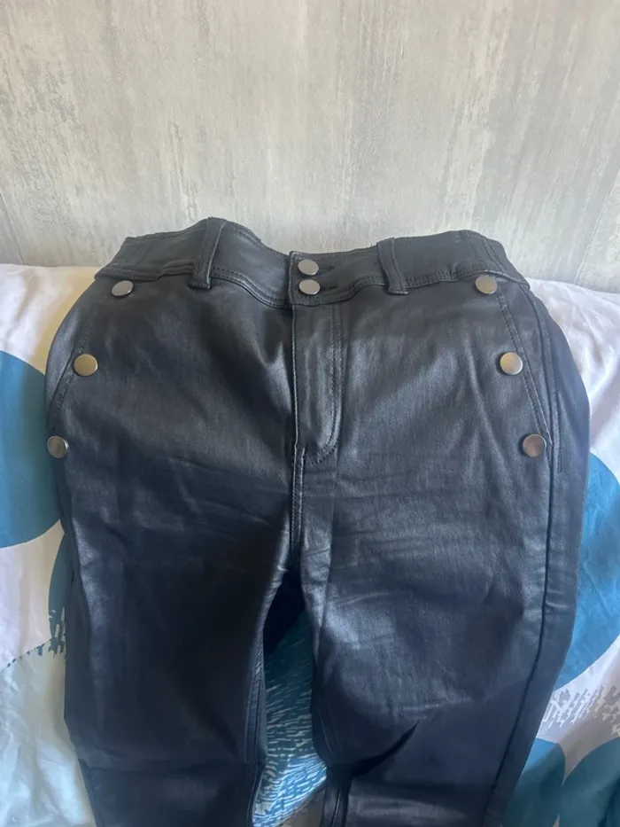 Pantalon noir huillé - photo numéro 2