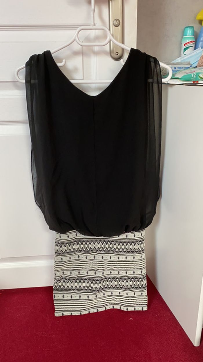 Robe noir et blanche - photo numéro 4