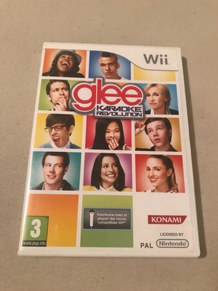 glee karaoke revolution testé et fonctionnel nécessite un micro en accessoire