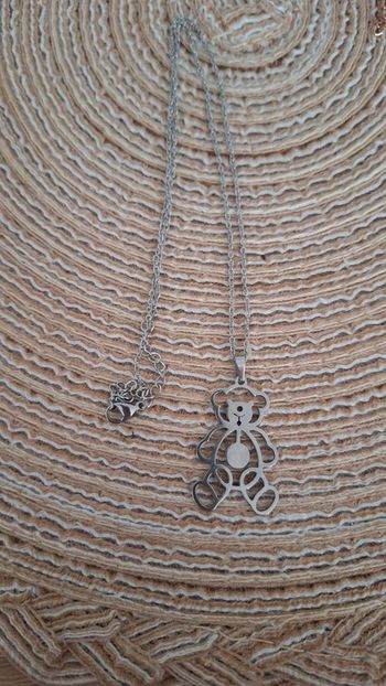 Collier en acier inoxydable avec nounours