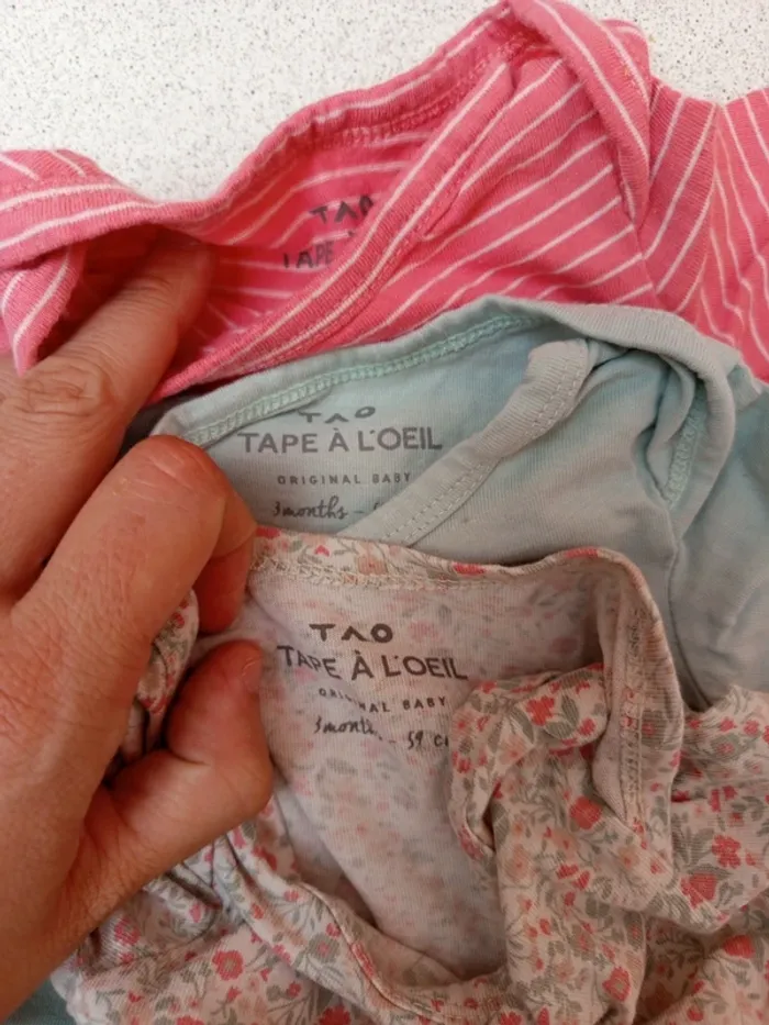 Lot de 3 bodies tape a l oeil 3mois/59 - photo numéro 4